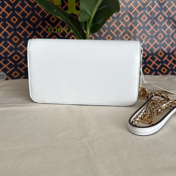 NWT ,Tory Burch Britten soft chain wallet W Wristlet White and Gold Wome… - Picture 5 of 15